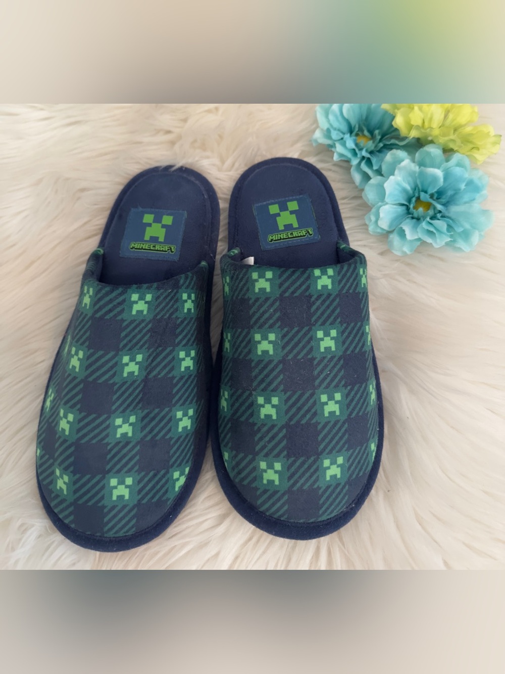 Navy and Green Plaid Minecraft Slip-On Slippers Kids XL NEW!